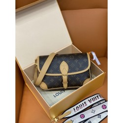 2022SS LOUIS VUITTON Shoulder bag Excellent item