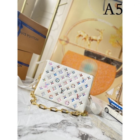 LOUIS VUITTON Louis Vuitton shoulder bag 2022SS limited gift LOUIS VUITTON Louis Vuitton shoulder bag 2022SS limited gift