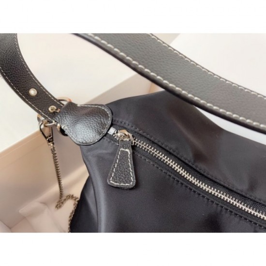 2022SS PRADA Prada Shoulder Bag Latest product inevitably sold out immediately 2022SS PRADA Prada Shoulder Bag Latest product inevitably sold out immediately