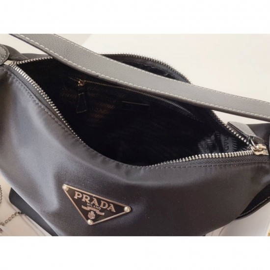 2022SS PRADA Prada Shoulder Bag Latest product inevitably sold out immediately 2022SS PRADA Prada Shoulder Bag Latest product inevitably sold out immediately