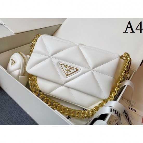 2022SS PRADA Prada Shoulder Bag Small quantity in stock ☆ Limited model 2022SS PRADA Prada Shoulder Bag Small quantity in stock ☆ Limited model