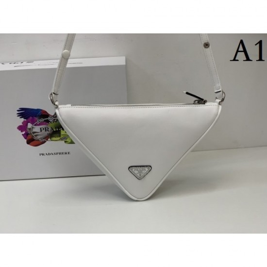 2022SS PRADA Prada Shoulder Bag Online Limited Edition 2022SS PRADA Prada Shoulder Bag Online Limited Edition