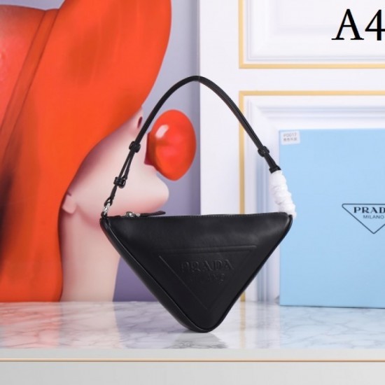 PRADA Prada Tote Bag 2022SS Celebrities are crazy brand new PRADA Prada Tote Bag 2022SS Celebrities are crazy brand new
