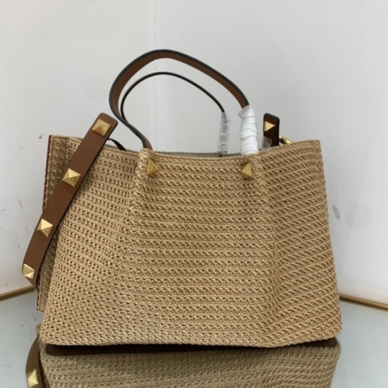 VALENTINO Valentino tote bag 2022SS novel style VALENTINO Valentino tote bag 2022SS novel style