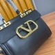 VALENTINO Valentino tote bag 2022SS modern style VALENTINO Valentino tote bag 2022SS modern style