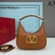 VALENTINO Valentino tote bag 2022SS express individuality VALENTINO Valentino tote bag 2022SS express individuality