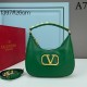 VALENTINO Valentino tote bag 2022SS express individuality VALENTINO Valentino tote bag 2022SS express individuality