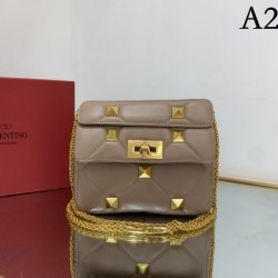 VALENTINO Valentino shoulder bag 2022SS fashionable style