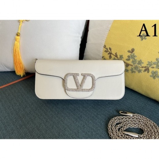 VALENTINO Valentino shoulder bag 2022SS must-see nice elegant VALENTINO Valentino shoulder bag 2022SS must-see nice elegant