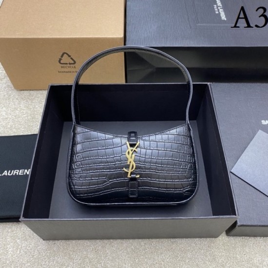 YSL Yves Saint Laurent Tote Bag 2022SS Shortest 1 week Not yet released in Japan YSL Yves Saint Laurent Tote Bag 2022SS Shortest 1 week Not yet released in Japan