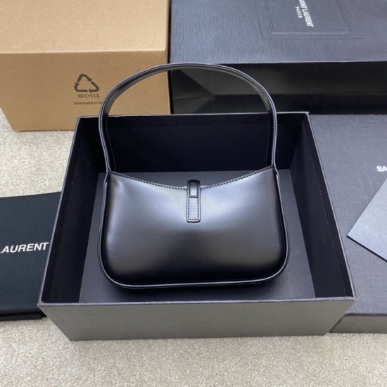 YSL Yves Saint Laurent Tote Bag 2022SS Shortest 1 week Not yet released in Japan YSL Yves Saint Laurent Tote Bag 2022SS Shortest 1 week Not yet released in Japan