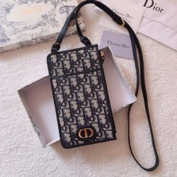 DIOR Dior 2022SS A long wallet for ladies, which is very popular for its versatility.