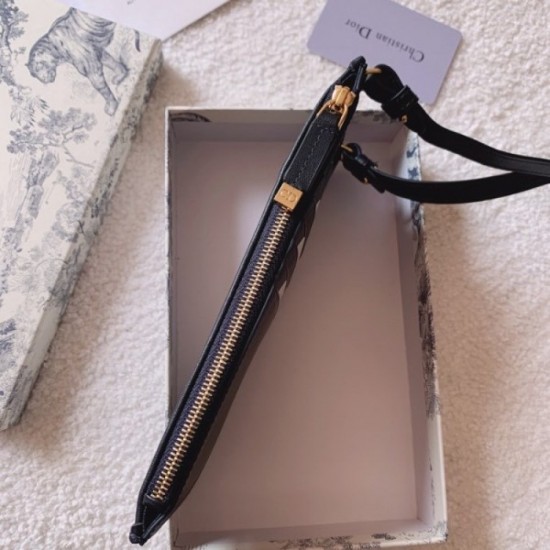 DIOR Dior 2022SS A long wallet for ladies, which is very popular for its versatility. DIOR Dior 2022SS A long wallet for ladies, which is very popular for its versatility.