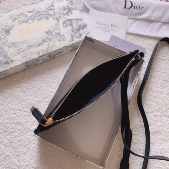 DIOR Dior 2022SS A long wallet for ladies, which is very popular for its versatility. DIOR Dior 2022SS A long wallet for ladies, which is very popular for its versatility.