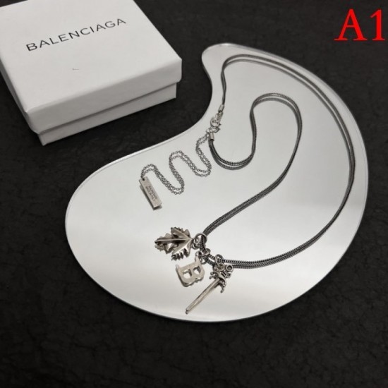 2022SS BALENCIAGA A necklace full of luxury 2022SS BALENCIAGA A necklace full of luxury