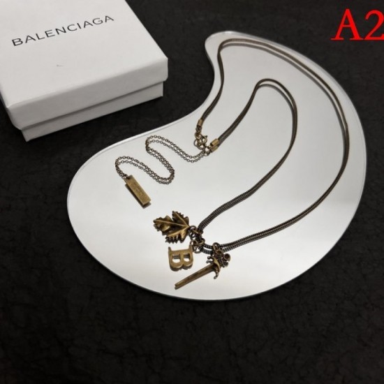 2022SS BALENCIAGA A necklace full of luxury 2022SS BALENCIAGA A necklace full of luxury