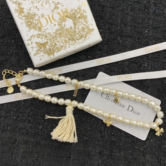Autumn/winter new works appear one after another DIOR Dior 2022AW necklace Autumn/winter new works appear one after another DIOR Dior 2022AW necklace