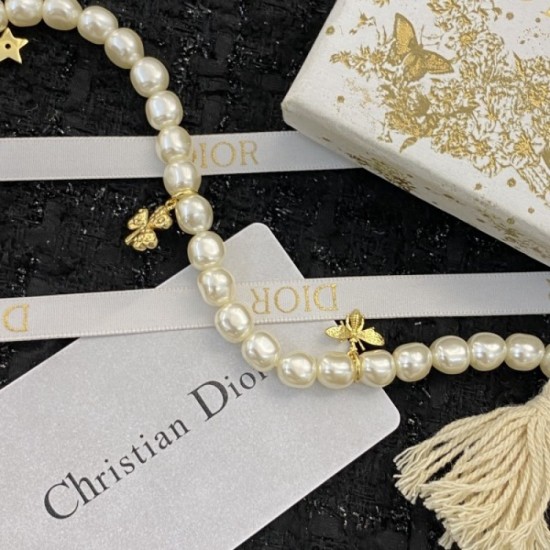 Autumn/winter new works appear one after another DIOR Dior 2022AW necklace Autumn/winter new works appear one after another DIOR Dior 2022AW necklace