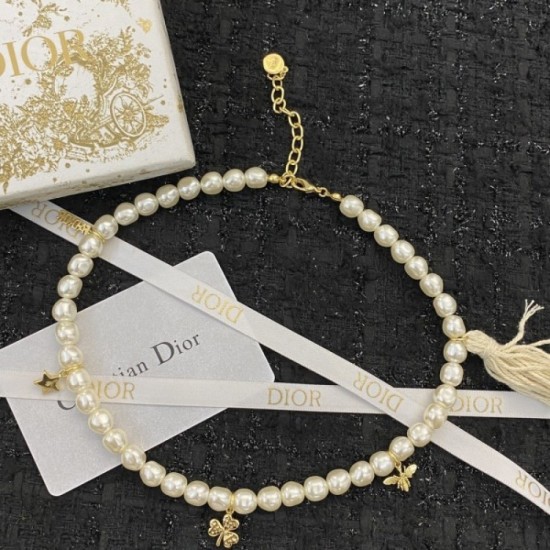 Autumn/winter new works appear one after another DIOR Dior 2022AW necklace Autumn/winter new works appear one after another DIOR Dior 2022AW necklace