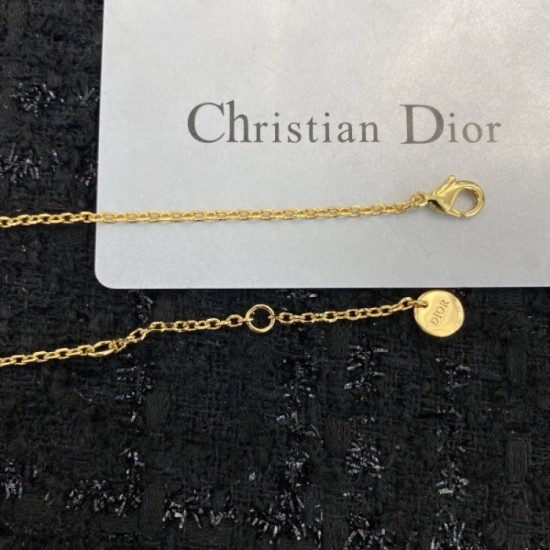 At the cutting edge of trends DIOR Dior 2022AW necklace At the cutting edge of trends DIOR Dior 2022AW necklace