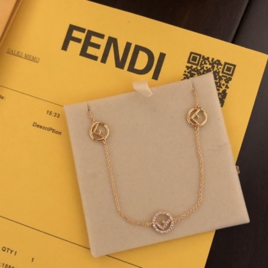 2022SS FENDI Love at first sight for the new Fendi necklace 2022SS FENDI Love at first sight for the new Fendi necklace