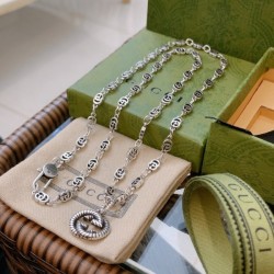 2022SS GUCCI Gucci gift to give necklace