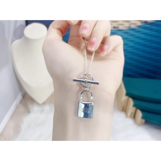 2022SS HERMES Hermes Elegant, clean and likable necklace 2022SS HERMES Hermes Elegant, clean and likable necklace
