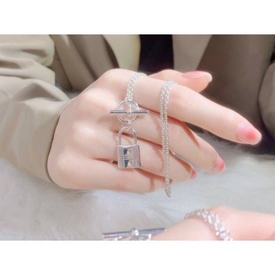 2022SS HERMES Hermes Elegant, clean and likable necklace 2022SS HERMES Hermes Elegant, clean and likable necklace