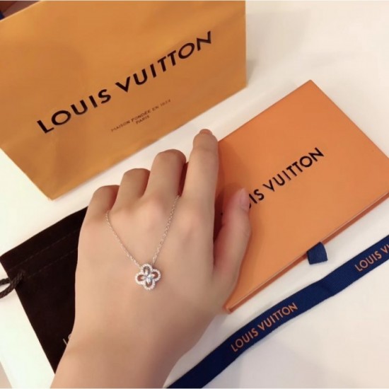 LOUIS VUITTON Louis Vuitton 2022AW necklace with high attention LOUIS VUITTON Louis Vuitton 2022AW necklace with high attention