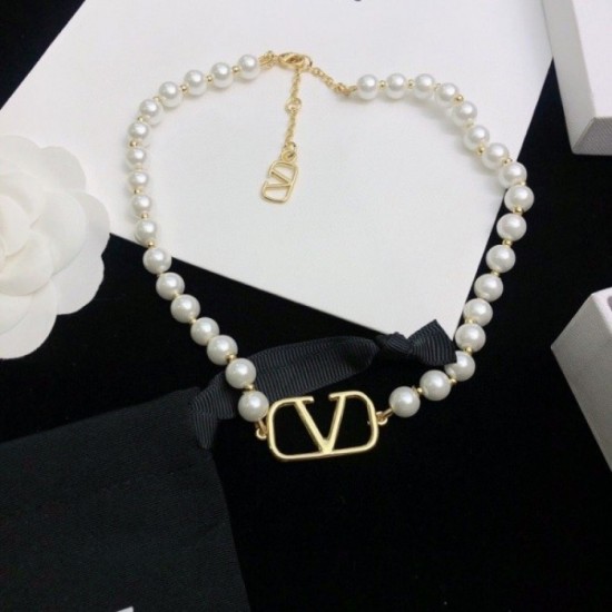 2022SS VALENTINO Relaxing soaring necklace 2022SS VALENTINO Relaxing soaring necklace