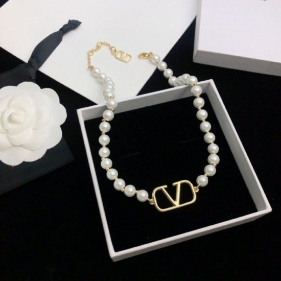 2022SS VALENTINO Relaxing soaring necklace 2022SS VALENTINO Relaxing soaring necklace