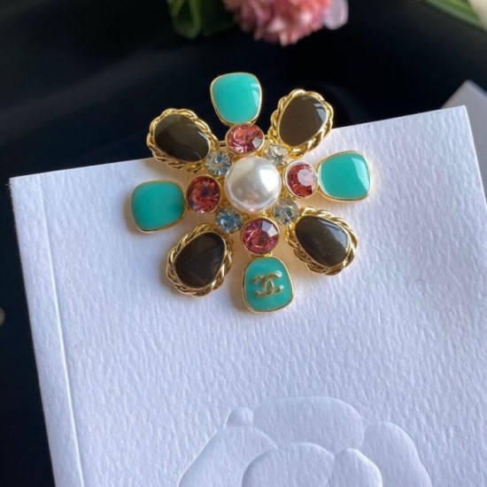 CHANEL 《2022》 Now, the hottest street brooch CHANEL 《2022》 Now, the hottest street brooch