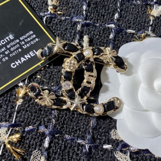 CHANEL Popular brooches for the Spring / Summer 2022 season CHANEL Popular brooches for the Spring / Summer 2022 season