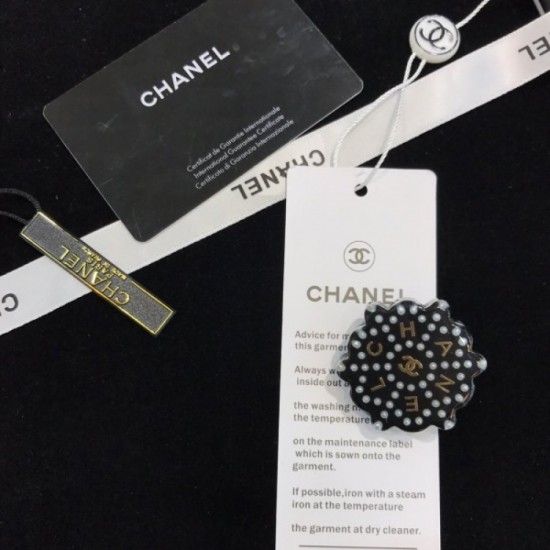 CHANEL 20222 adult casual summer fashion brooch CHANEL 20222 adult casual summer fashion brooch