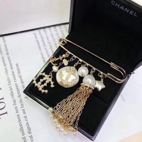 CHANEL 2022 Spring / Summer trend item brooch CHANEL 2022 Spring / Summer trend item brooch