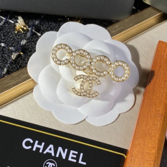 CHANEL 2022 Spring / Summer hottest trend brooch CHANEL 2022 Spring / Summer hottest trend brooch