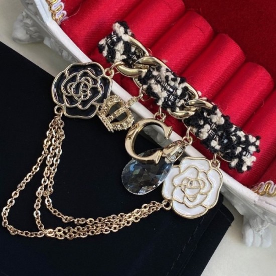 CHANEL 2022 Summer Fashion New Brooch CHANEL 2022 Summer Fashion New Brooch