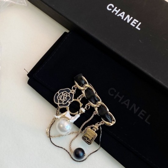 CHANEL 2022 Limited Popular brooch for women CHANEL 2022 Limited Popular brooch for women