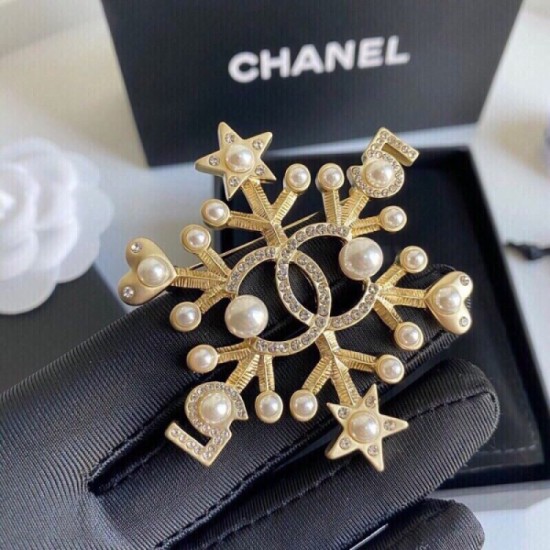 CHANEL 2022ss fashion trend brooch CHANEL 2022ss fashion trend brooch
