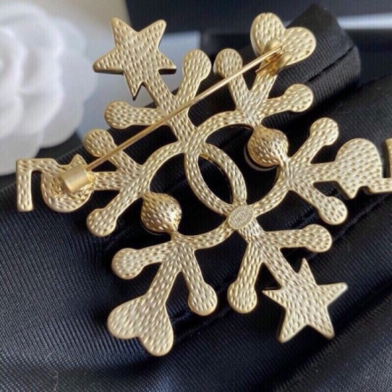CHANEL 2022ss fashion trend brooch CHANEL 2022ss fashion trend brooch