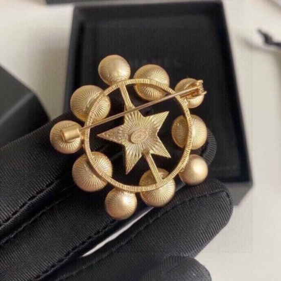 CHANEL 2022 fashionable beauty brooch CHANEL 2022 fashionable beauty brooch