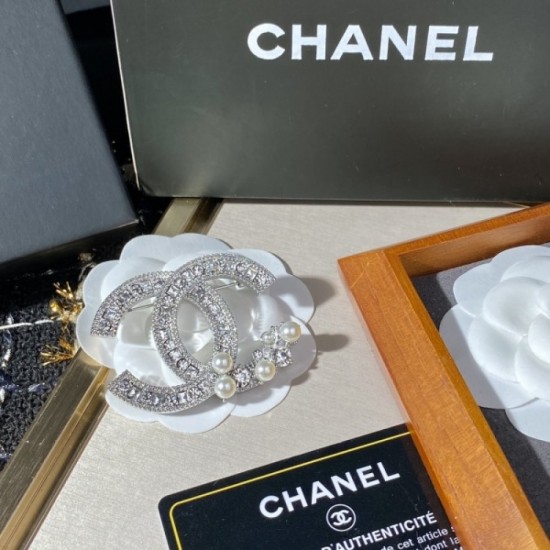 CHANEL 2022 SS trend protagonist brooch CHANEL 2022 SS trend protagonist brooch