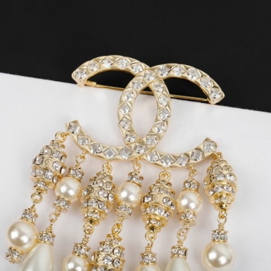 CHANEL Spring / Summer 22 trendy items in advance brooch CHANEL Spring / Summer 22 trendy items in advance brooch