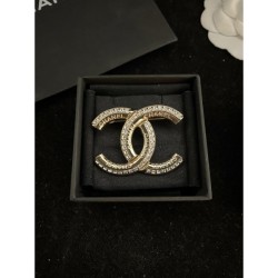 CHANEL 2022 A brooch that can be worn comfortably in the summer