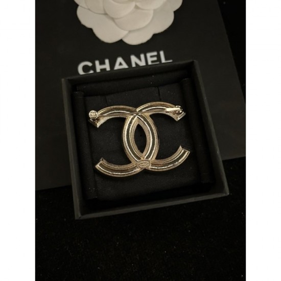 CHANEL 2022 A brooch that can be worn comfortably in the summer CHANEL 2022 A brooch that can be worn comfortably in the summer
