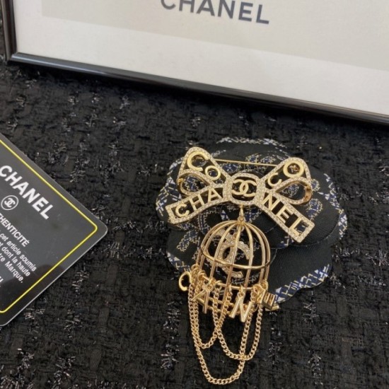 CHANEL 2022 new classic popular sale brooch CHANEL 2022 new classic popular sale brooch