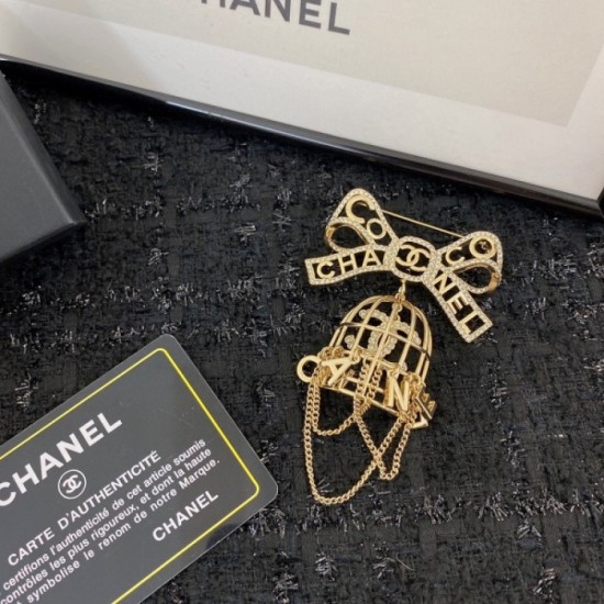 CHANEL 2022 new classic popular sale brooch CHANEL 2022 new classic popular sale brooch