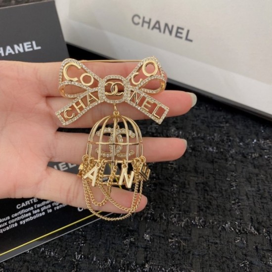 CHANEL 2022 new classic popular sale brooch CHANEL 2022 new classic popular sale brooch