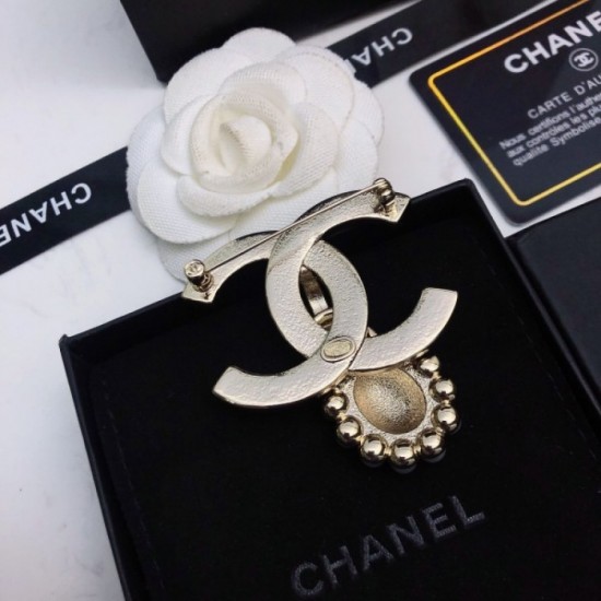 CHANEL 2022 SPRING / SUMMER brooch CHANEL 2022 SPRING / SUMMER brooch