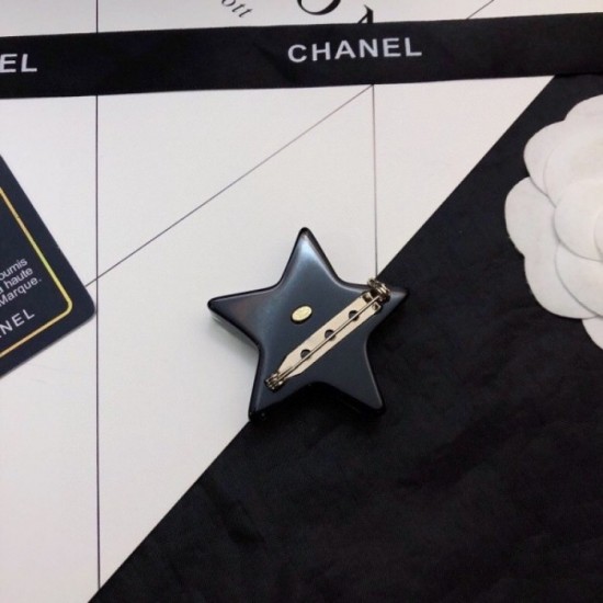 CHANEL 2022 Spring / Summer refreshing trend brooch CHANEL 2022 Spring / Summer refreshing trend brooch
